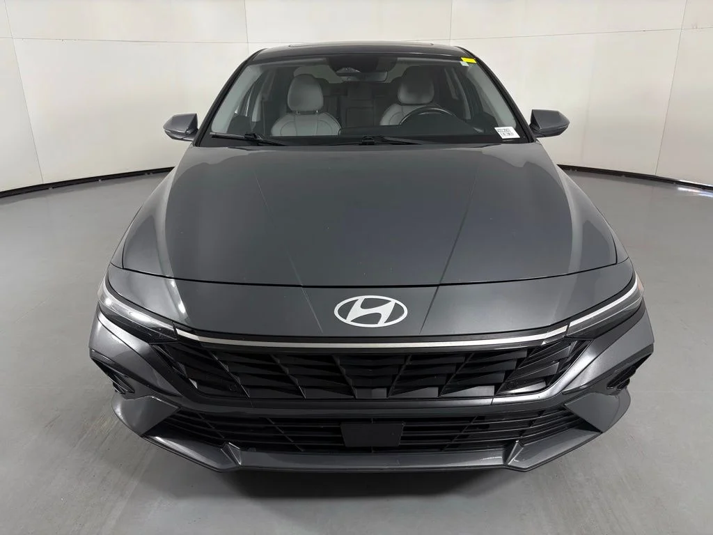 Used 2025 Gray Hyundai Limited image 3