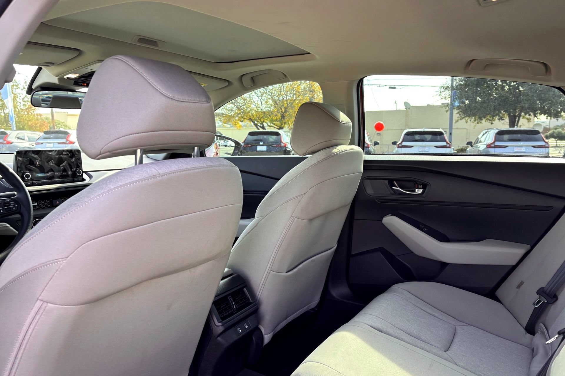 2025 Honda Accord SE - Photo 29