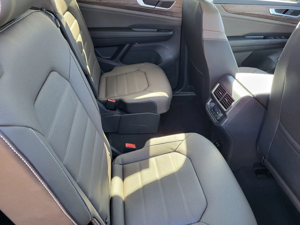 New 2026 Pure Gray Volkswagen 2.0T SEL image 17