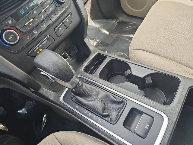 Used 2018 Blue Ford SE image 23