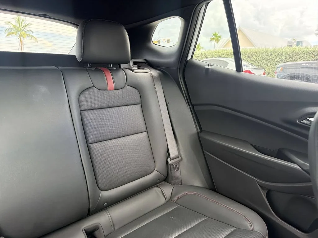 Used 2025 Summit White Chevrolet 2RS image 14