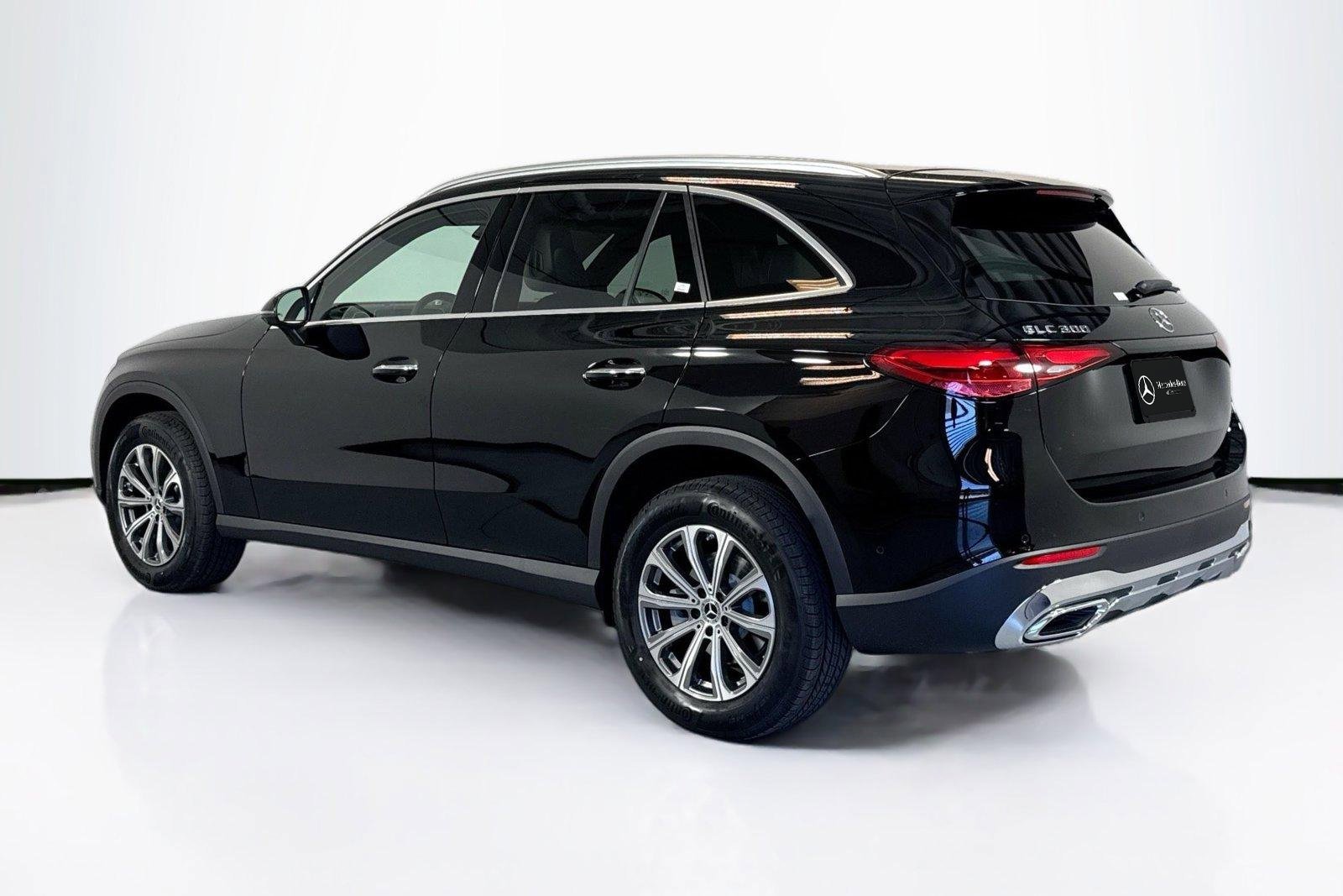 New 2026 Black Mercedes-Benz GLC 300 image 7