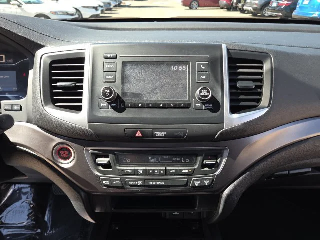 Used 2019  Honda Sport image 26