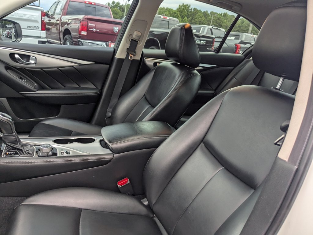 Used 2021 Pure White INFINITI 3.0t LUXE image 14