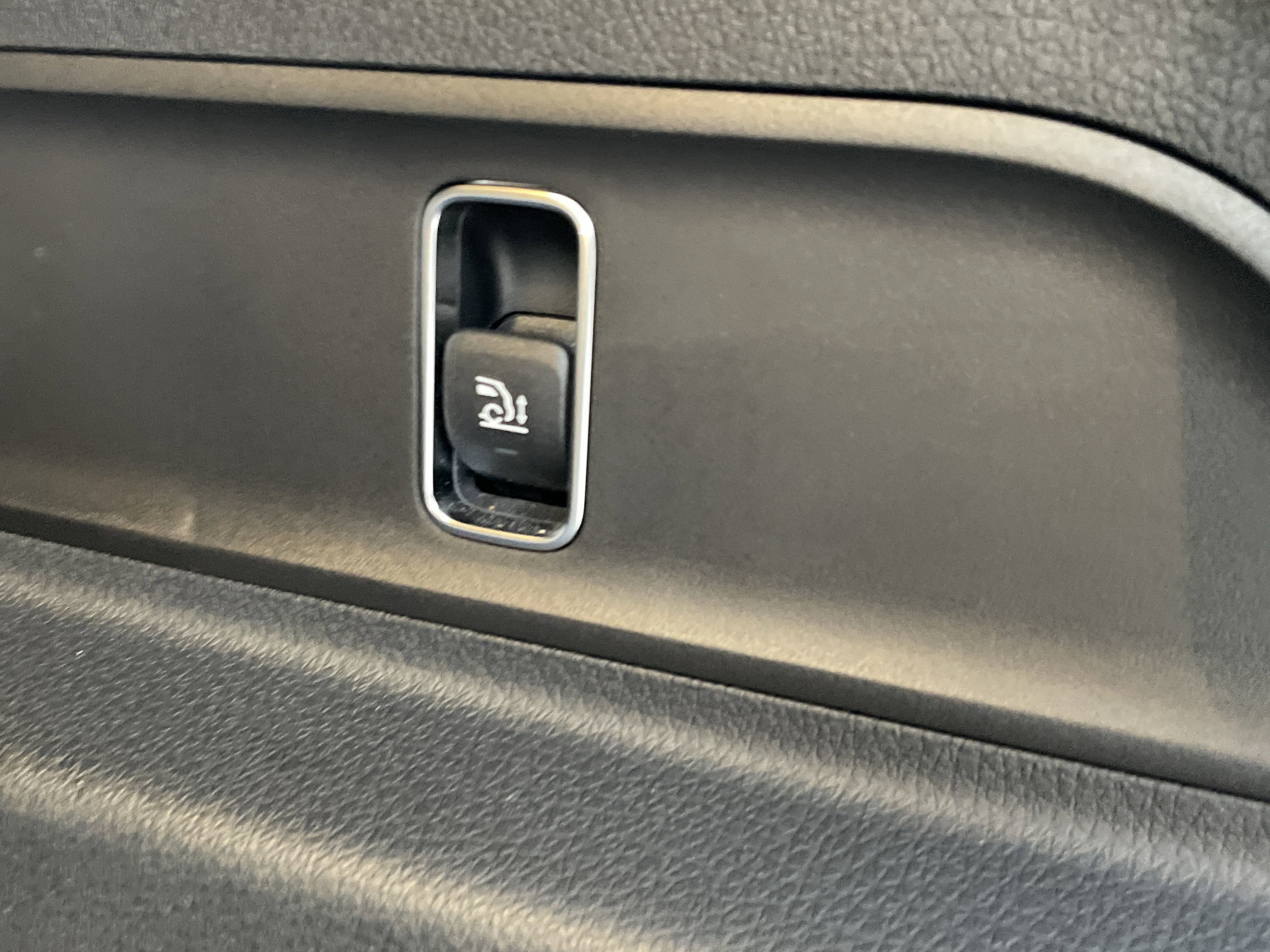 Certified Used 2022 Mojave Silver Metallic Mercedes-Benz GLE 450 4MATIC® SUV image 11