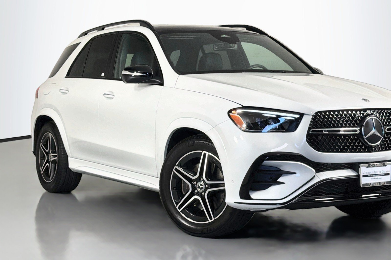 Certified Used 2025 MANUFAKTUR Moonlight White Metallic Mercedes-Benz 450 image 14