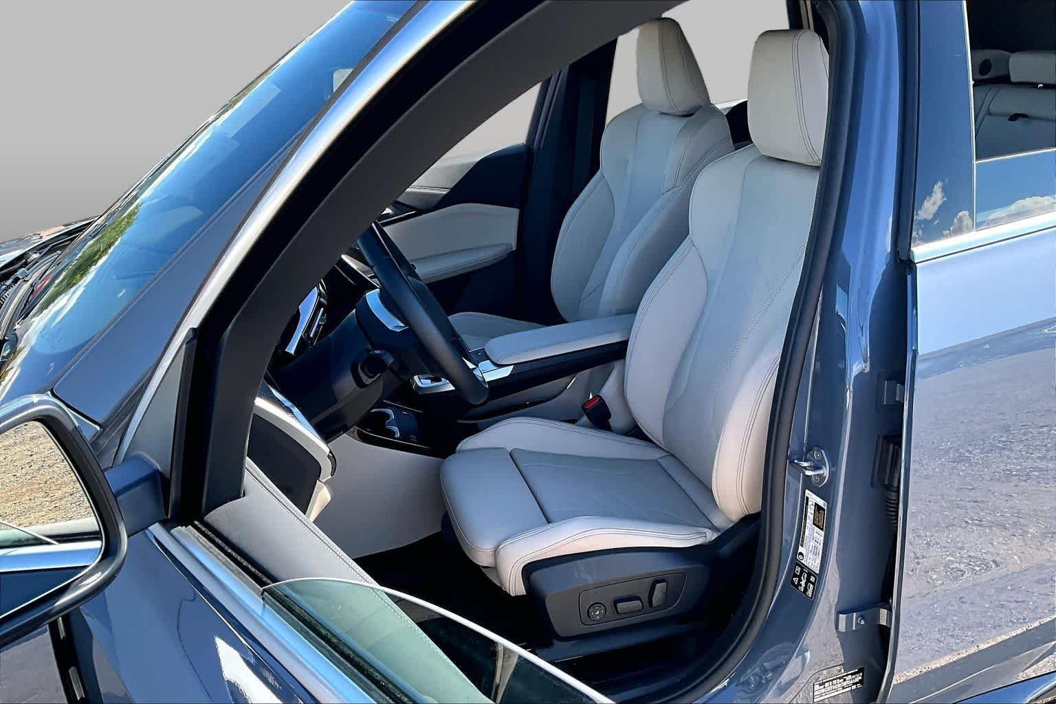 Certified Used 2025 Storm Bay Metallic BMW xDrive28i image 7