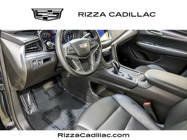 Used 2022 Stellar Black Metallic Cadillac Luxury image 10