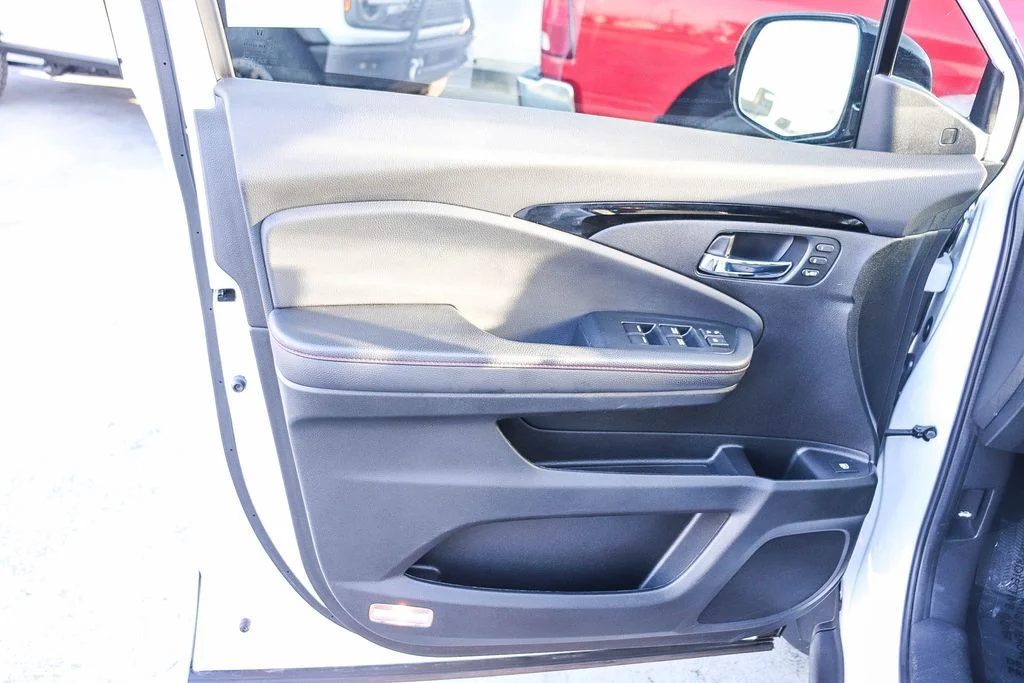 Used 2022  Honda Black Edition image 25