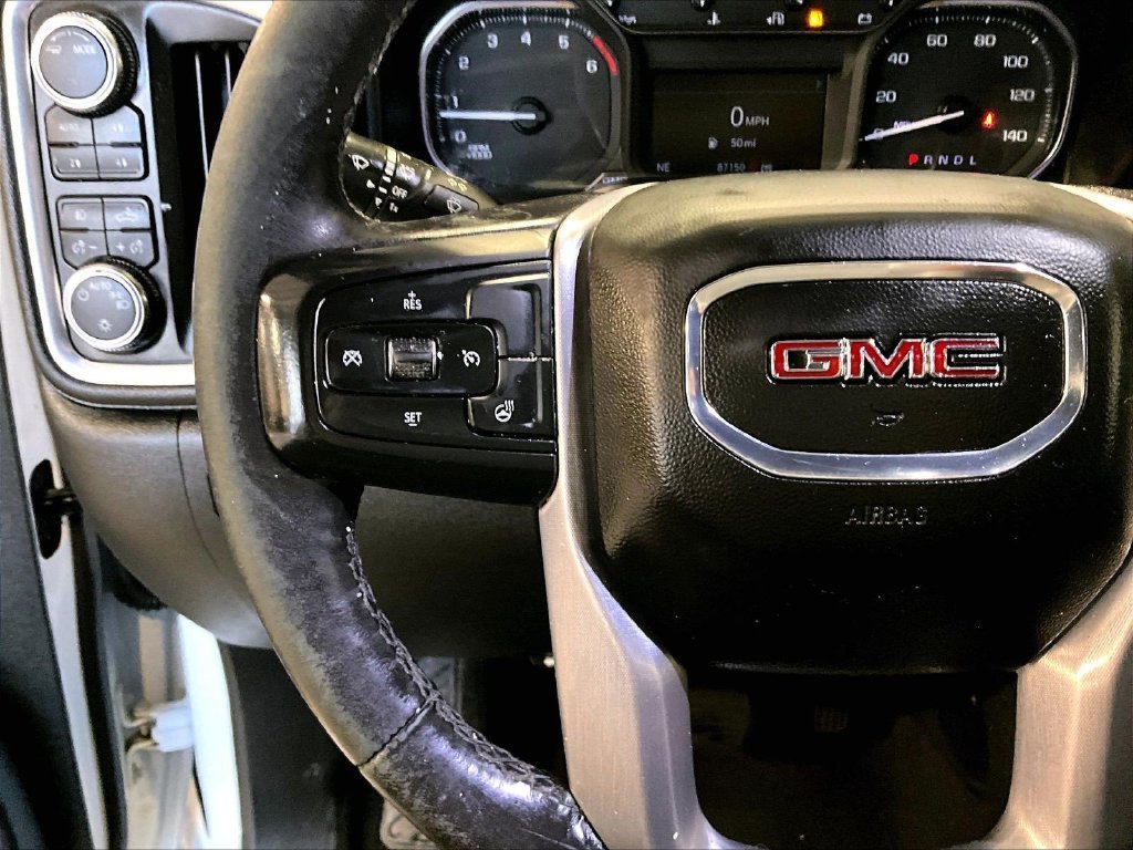 Used 2022 White GMC SLE image 23