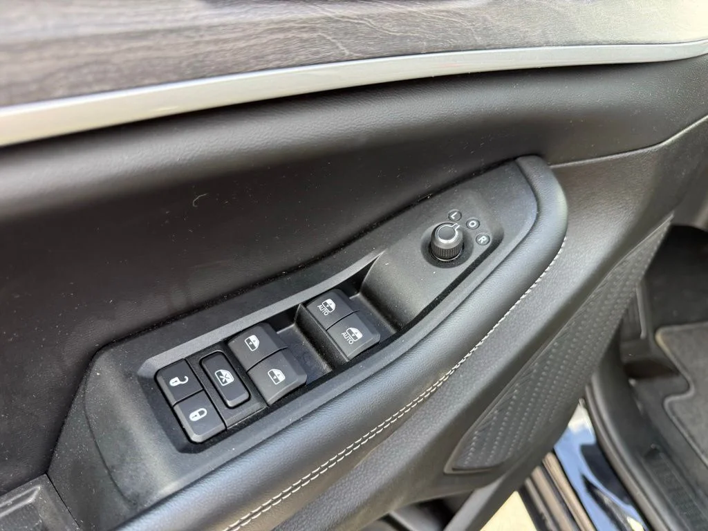 Used 2023 Black Jeep Limited image 11