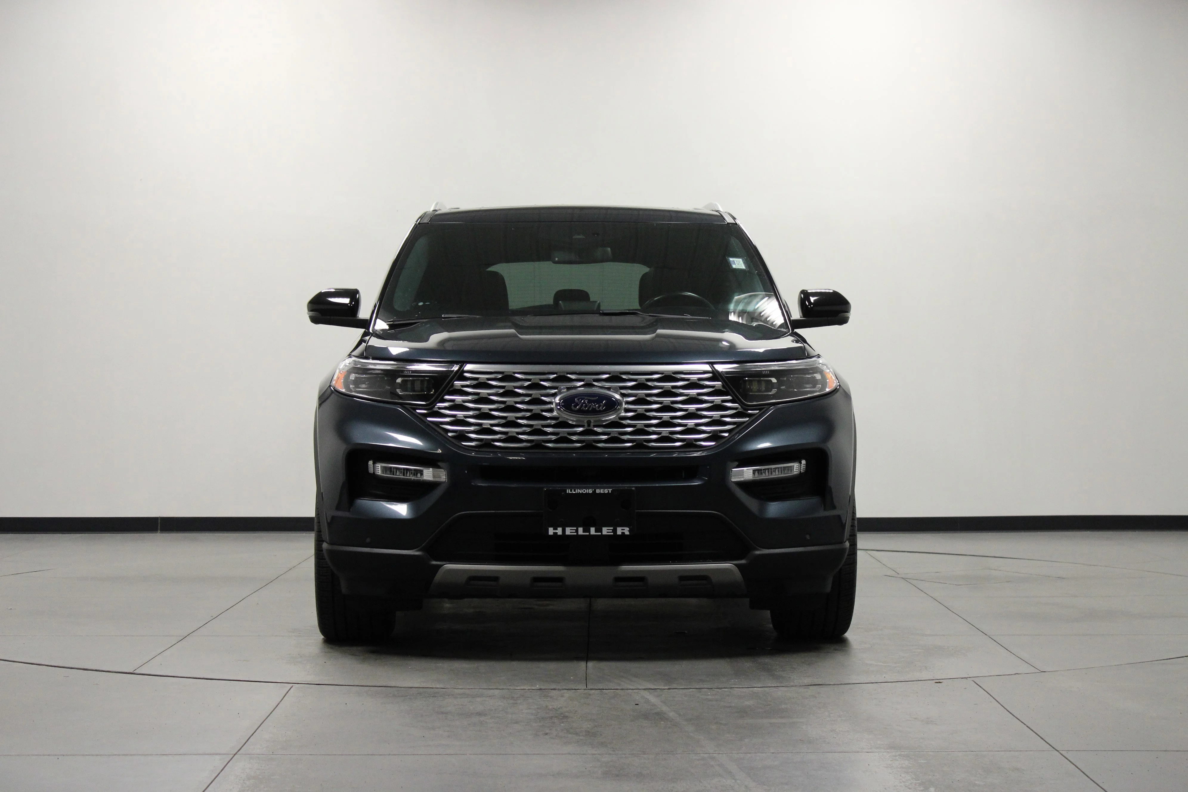 Used 2022 Blue Metallic Ford Platinum image 9