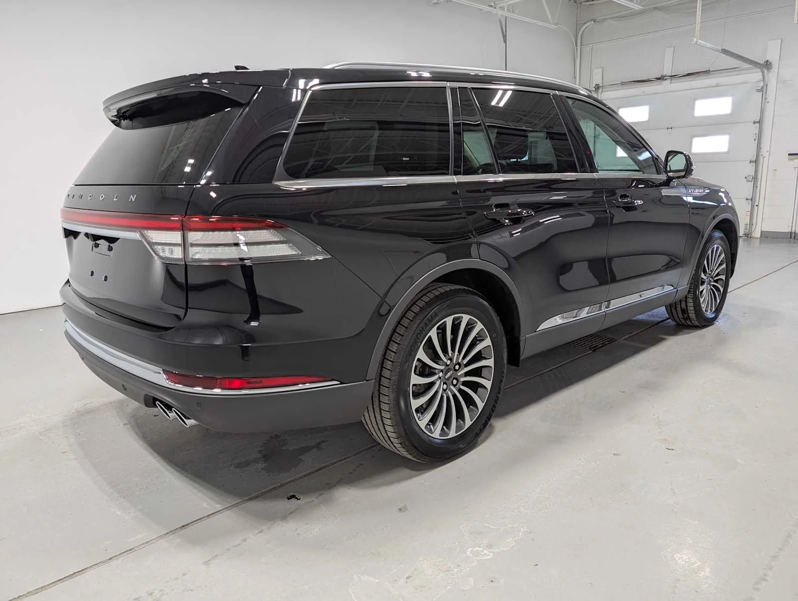 Certified Used 2024 Infinite Black Lincoln Reserve image 8