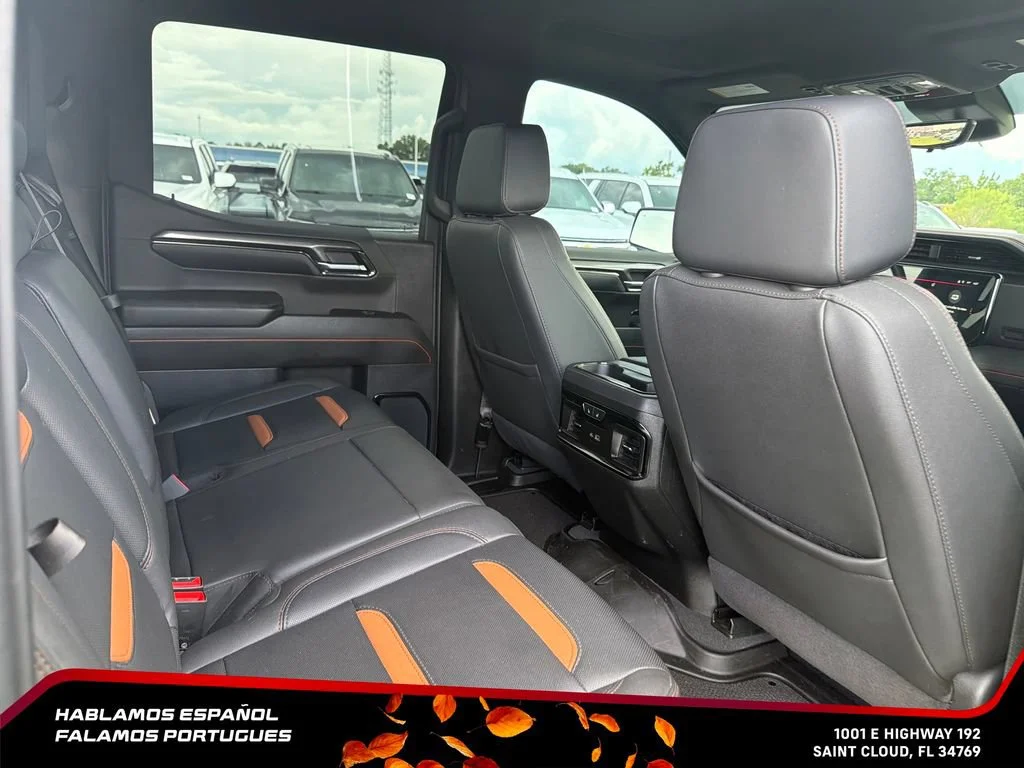 Used 2024 Sterling Metallic GMC AT4 image 33