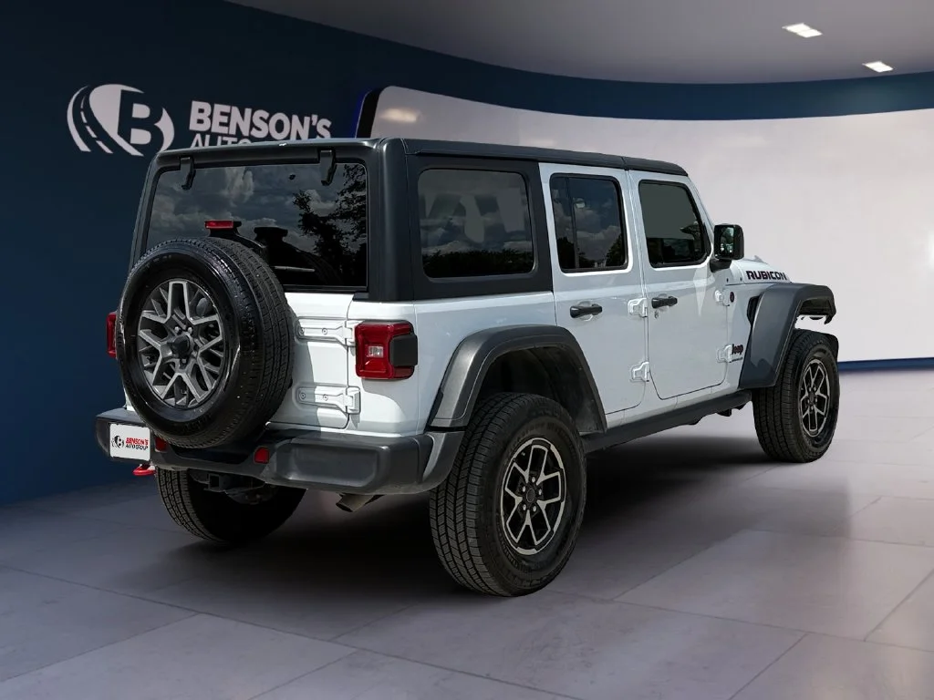 Used 2025 White Jeep Rubicon image 5