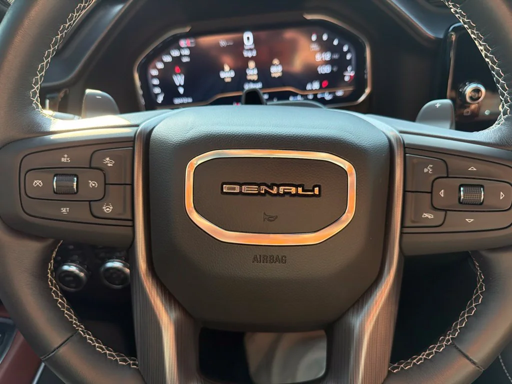 Used 2025 Onyx Black GMC Denali Ultimate image 13