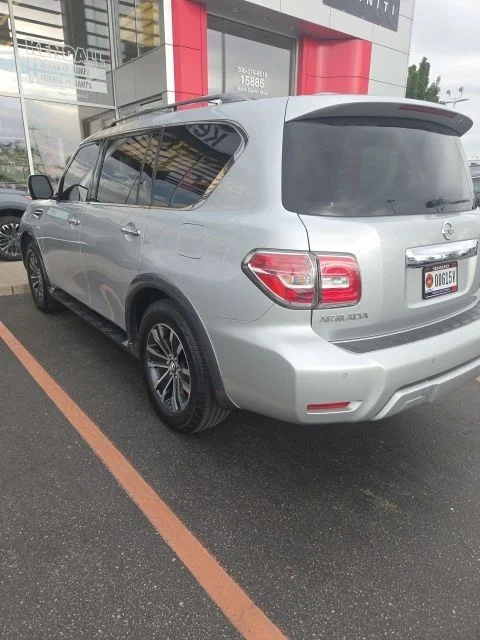 Used 2017 Silver Nissan SL image 3