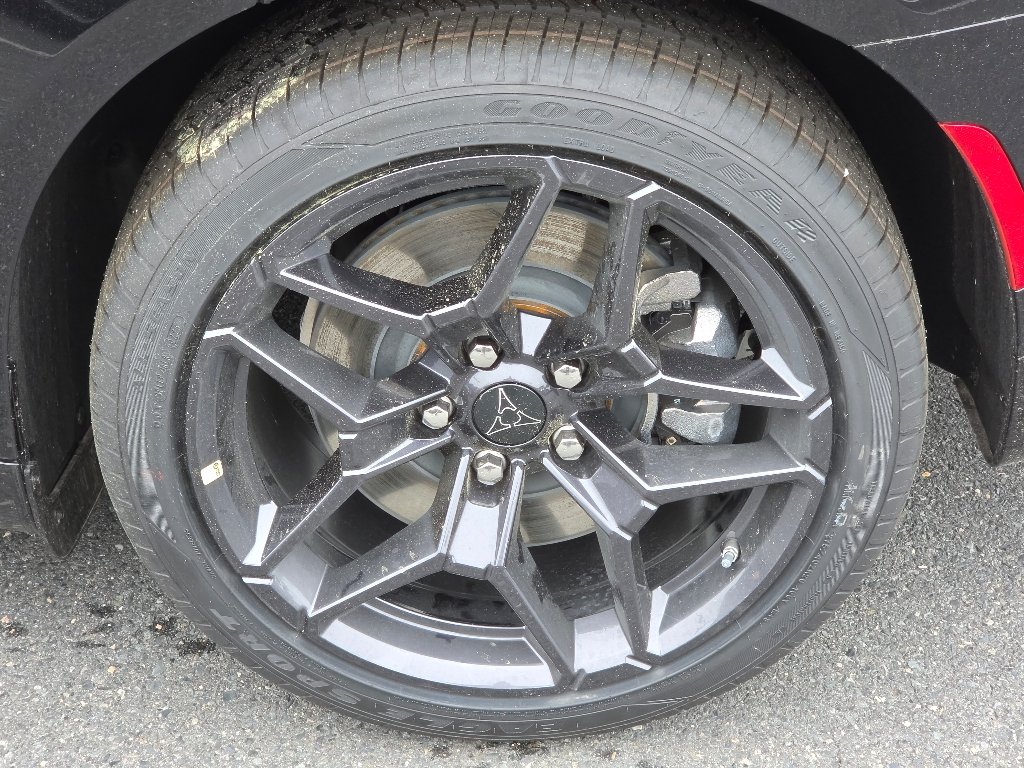 New 2026 Diamond Black Crystal Pearlcoat Dodge R/T image 4