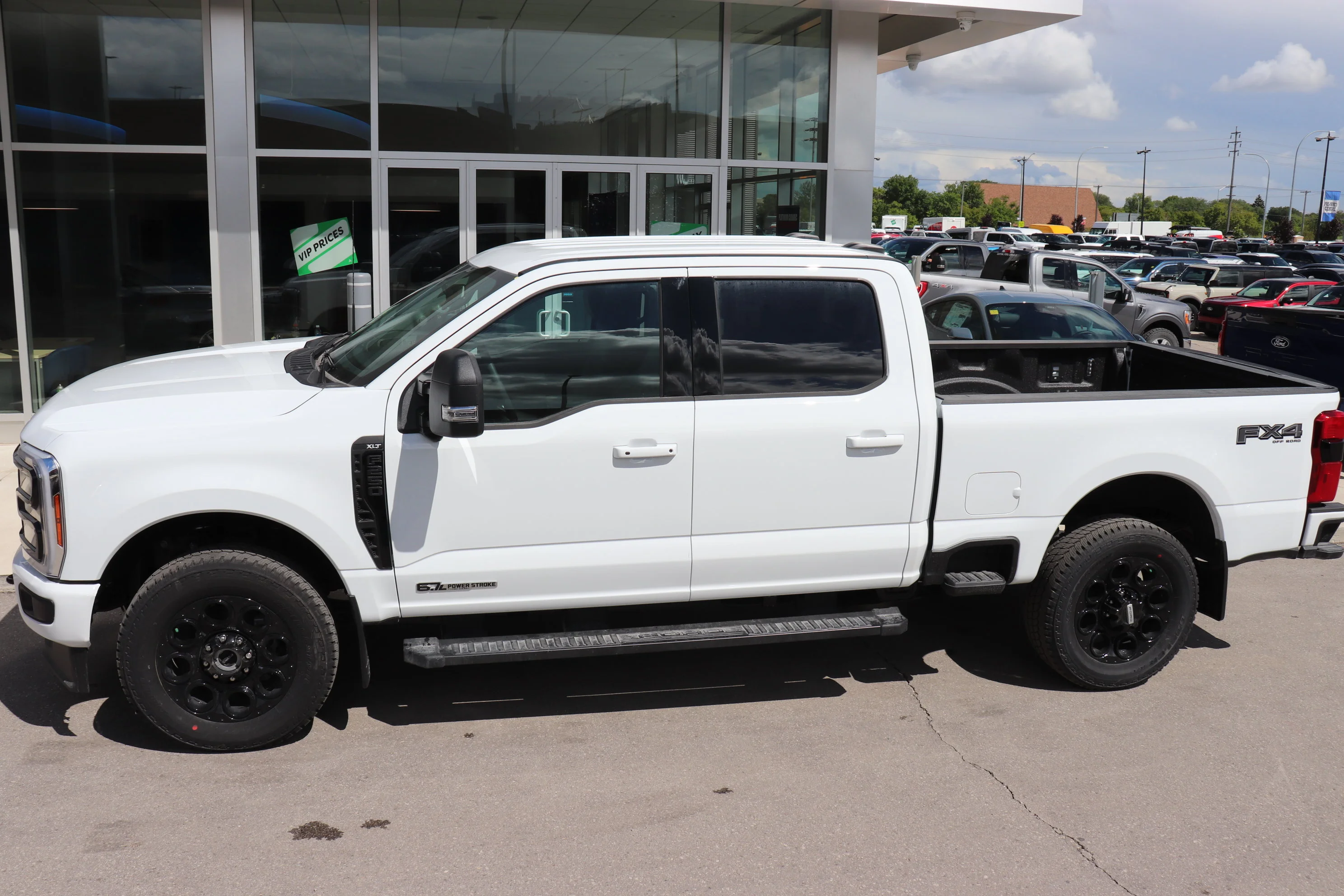 New 2026 OXFORD WHITE Ford XLT image 3