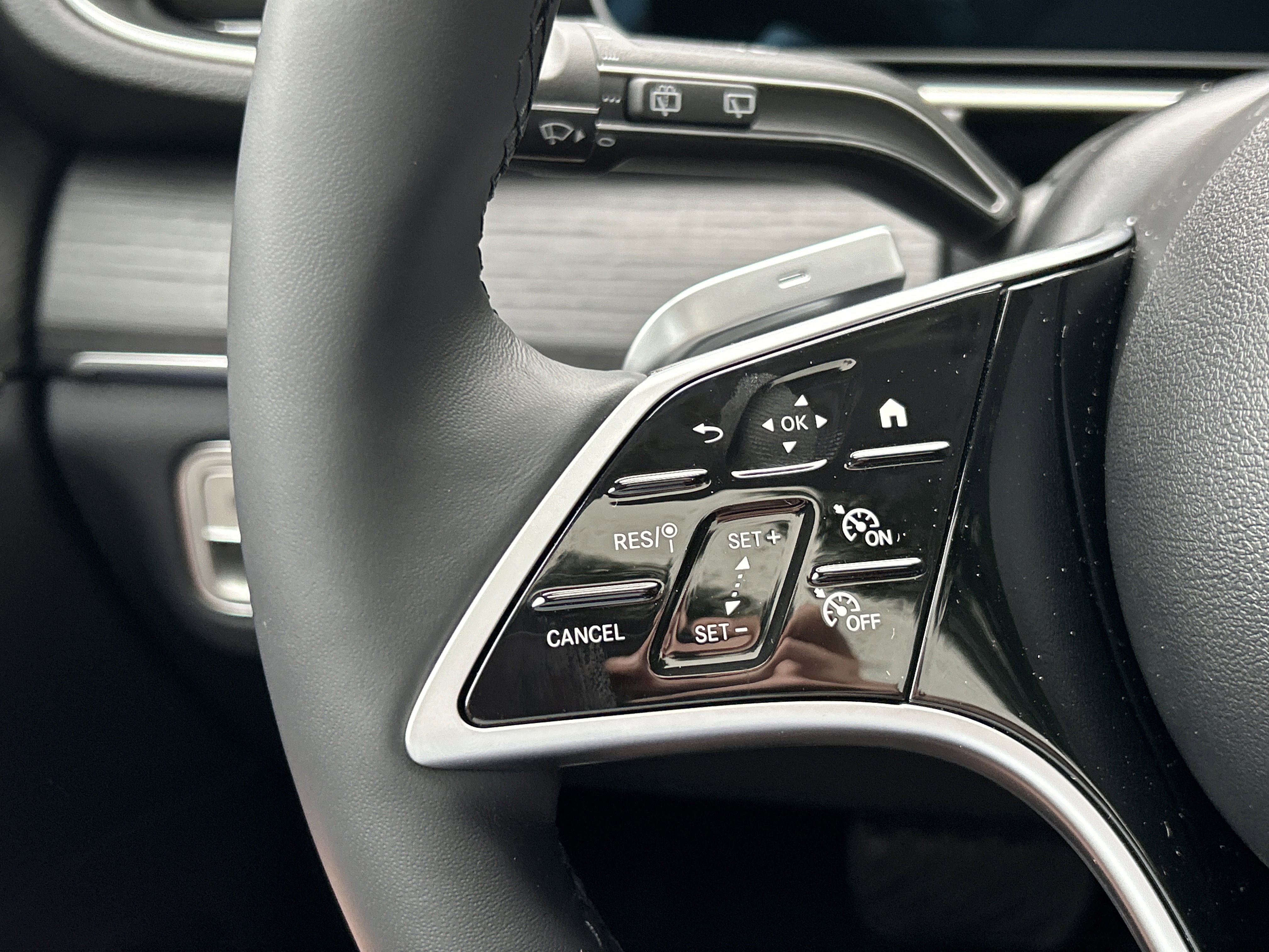 New 2026 Black Mercedes-Benz GLE 350 4MATIC® SUV image 24