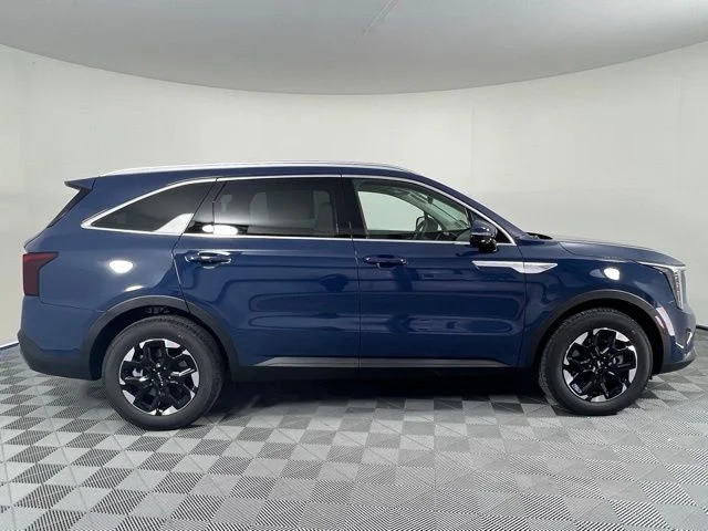 2025 Kia Sorento S - Photo 8