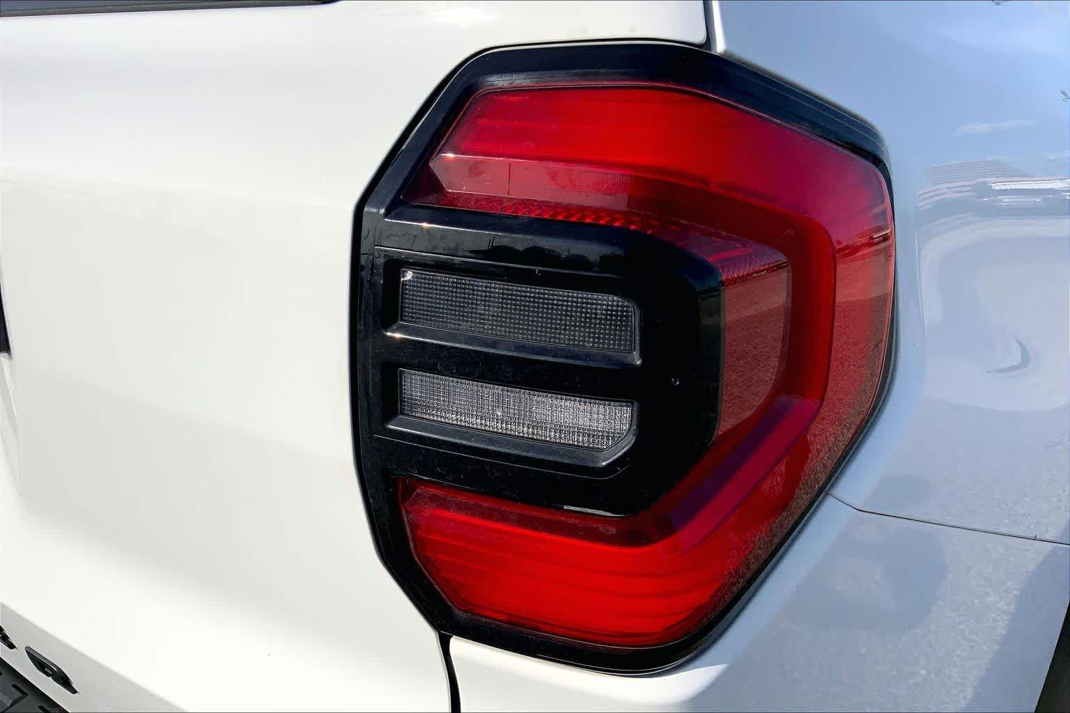 Used 2025 Ice Cap Toyota SR5 image 30