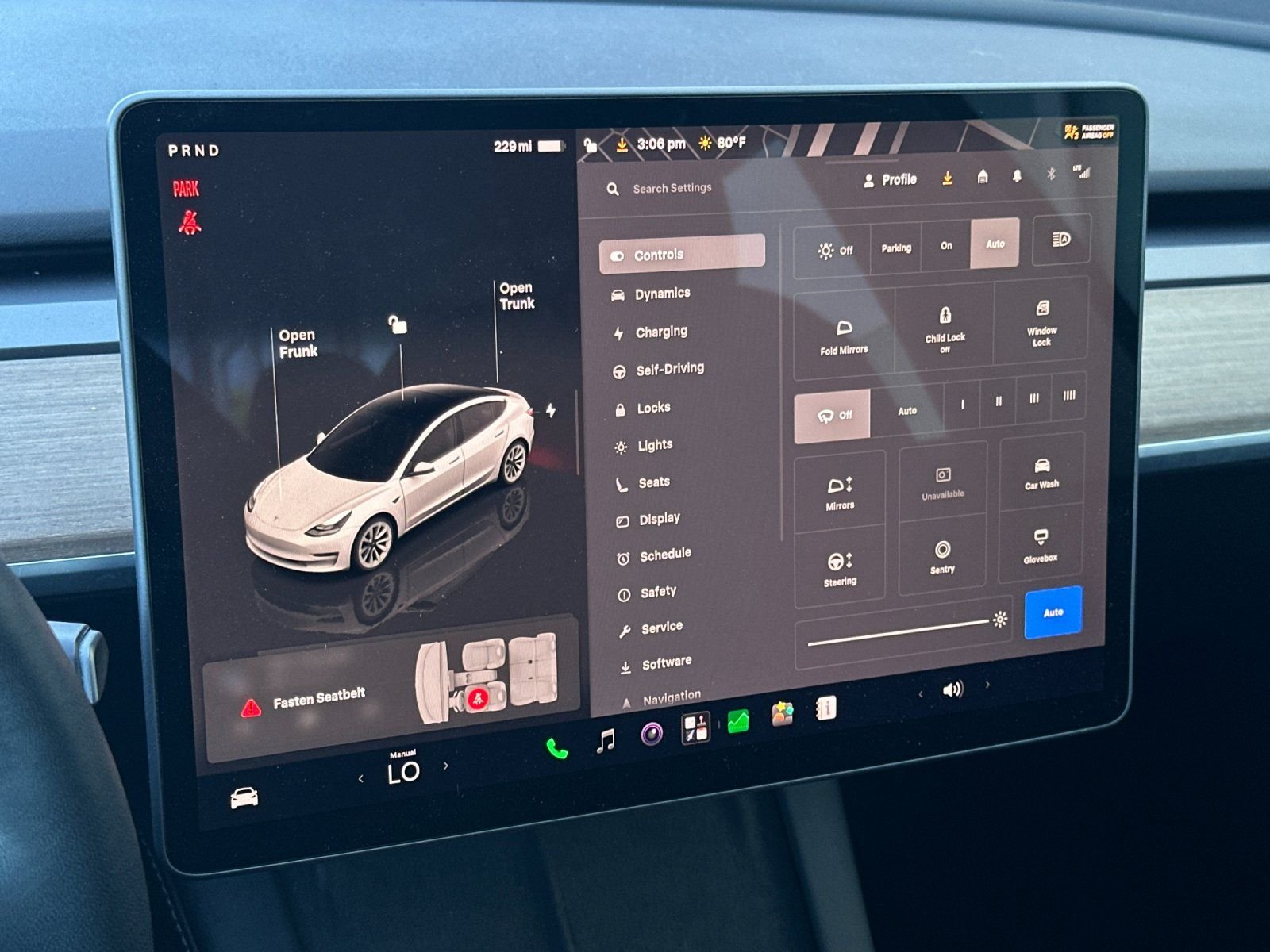 Used 2022 White Tesla Base image 18