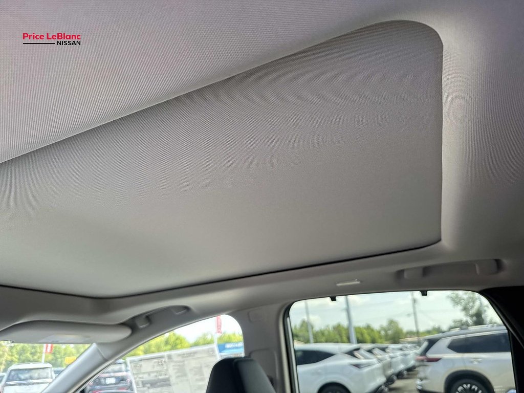 New 2026 Everest White Pearl TriCoat / Super Black Two-tone Nissan Platinum image 9