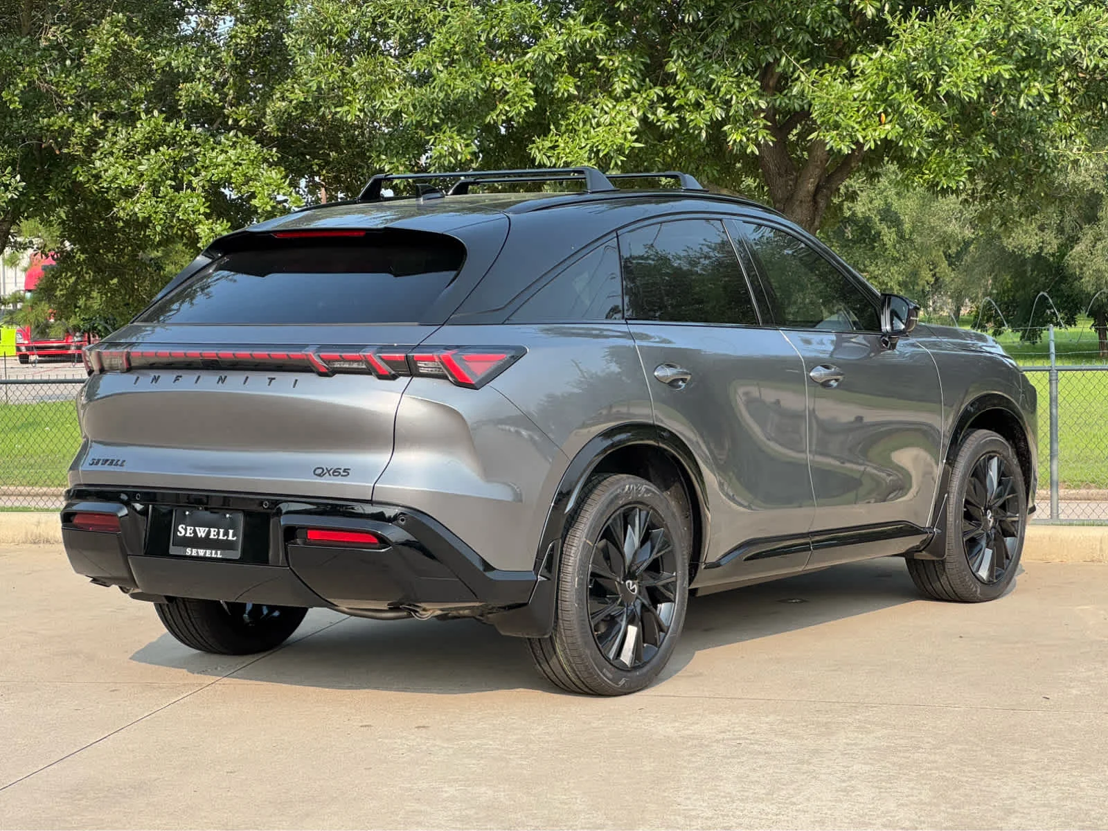 New 2027 2T GRPT SHDW INFINITI Autograph AWD image 3