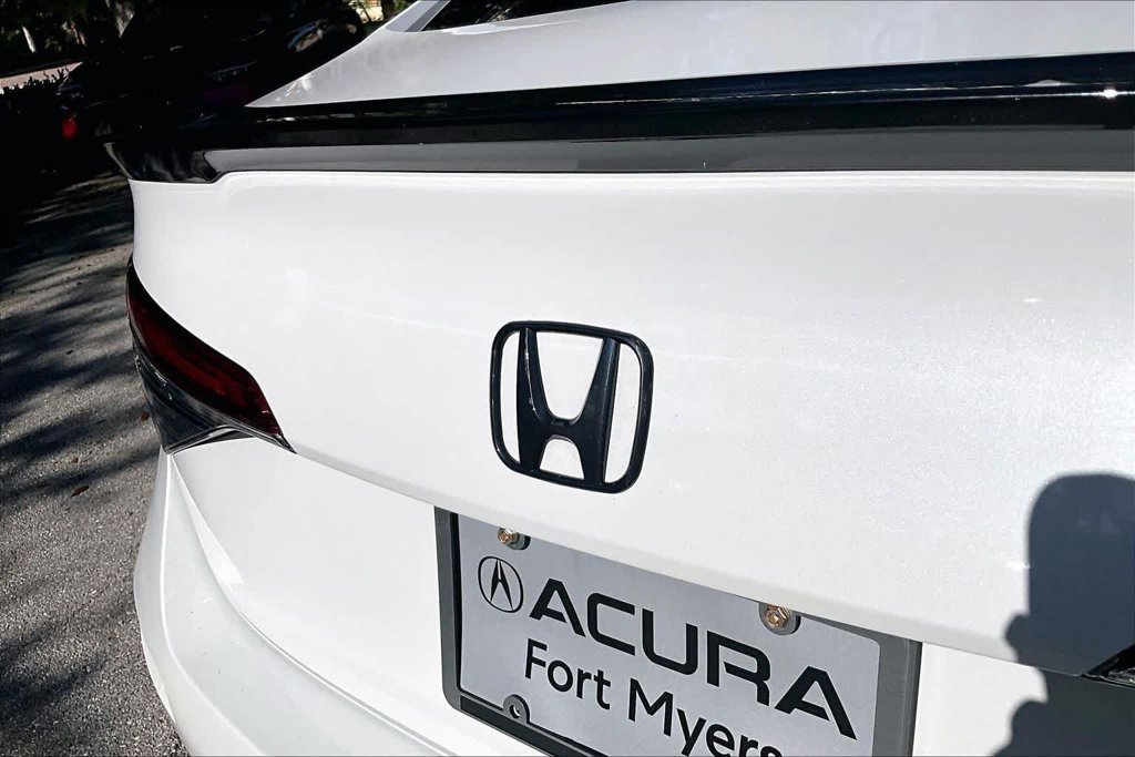 Used 2024 White Honda Base image 30