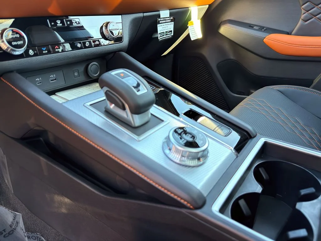 2025 Mitsubishi Outlander Plug-in Hybrid SEL - Photo 13
