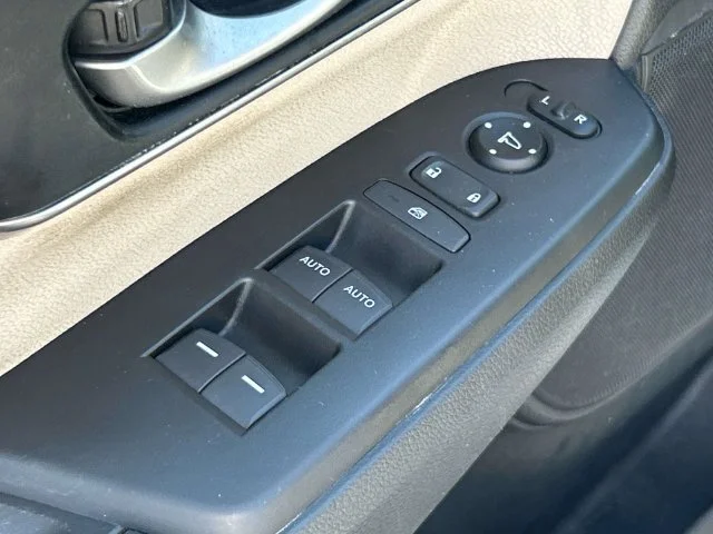 Used 2019  Honda EX image 25