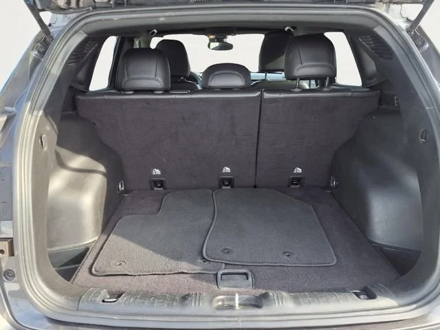 Used 2024  Jeep Latitude image 22