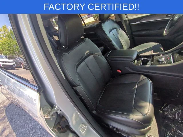Used 2023 Silver Jeep Limited image 37