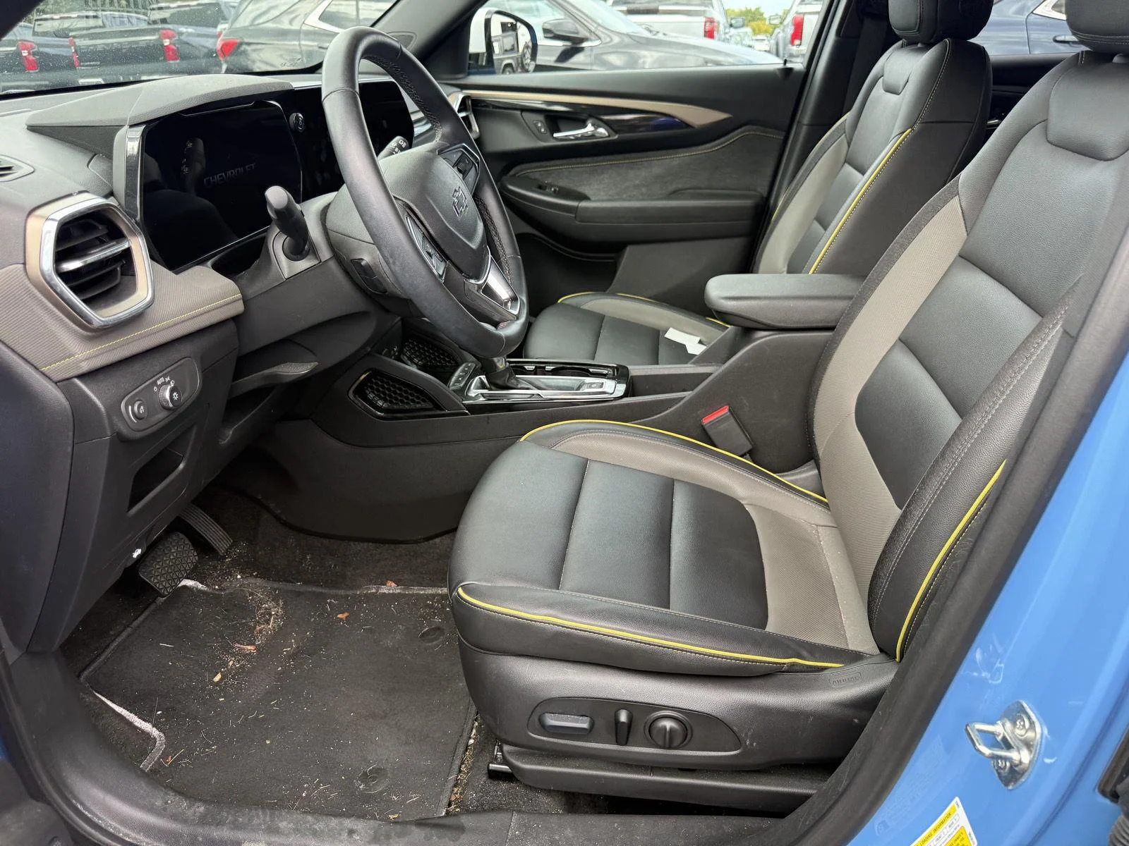 Used 2024 Fountain Blue Chevrolet ACTIV image 5