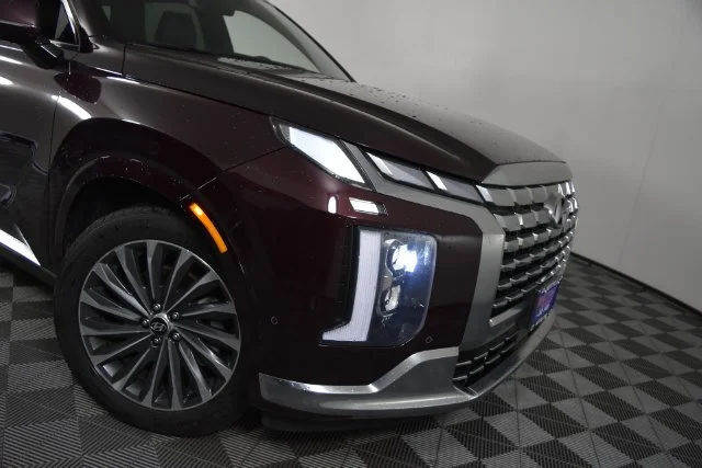 Used 2024 Red Hyundai Calligraphy image 2