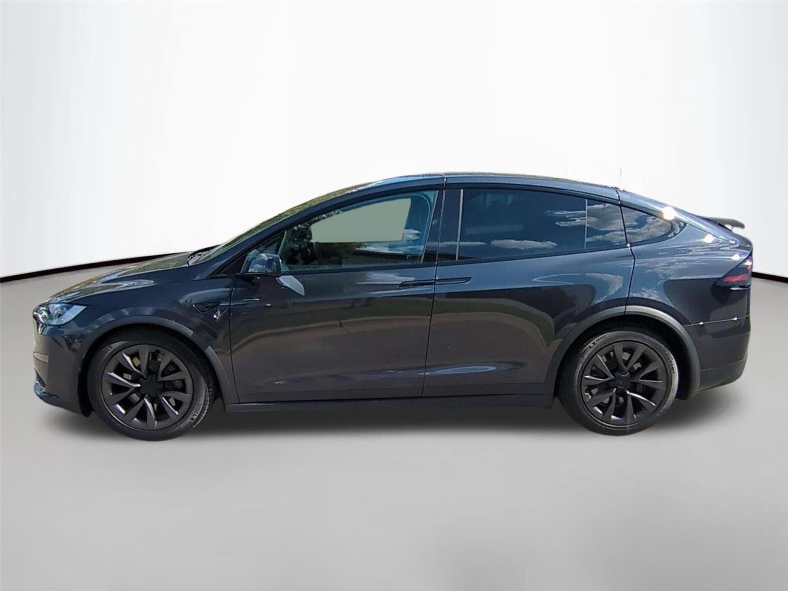 Used 2024  Tesla  image 2