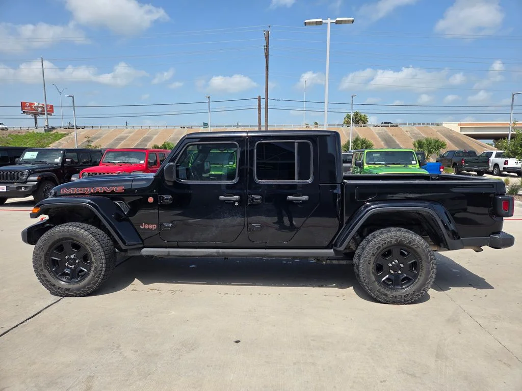 Used 2022 Black Jeep Mojave image 6