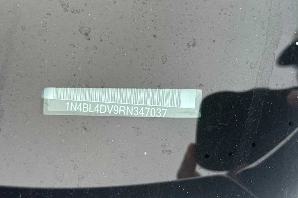 Used 2024 Silver Nissan 2.5 SV image 8