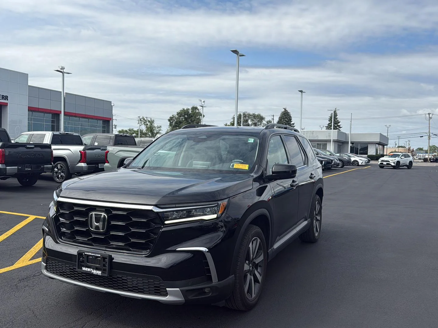 Used 2024 Crystal Black Pearl Honda Touring image 3