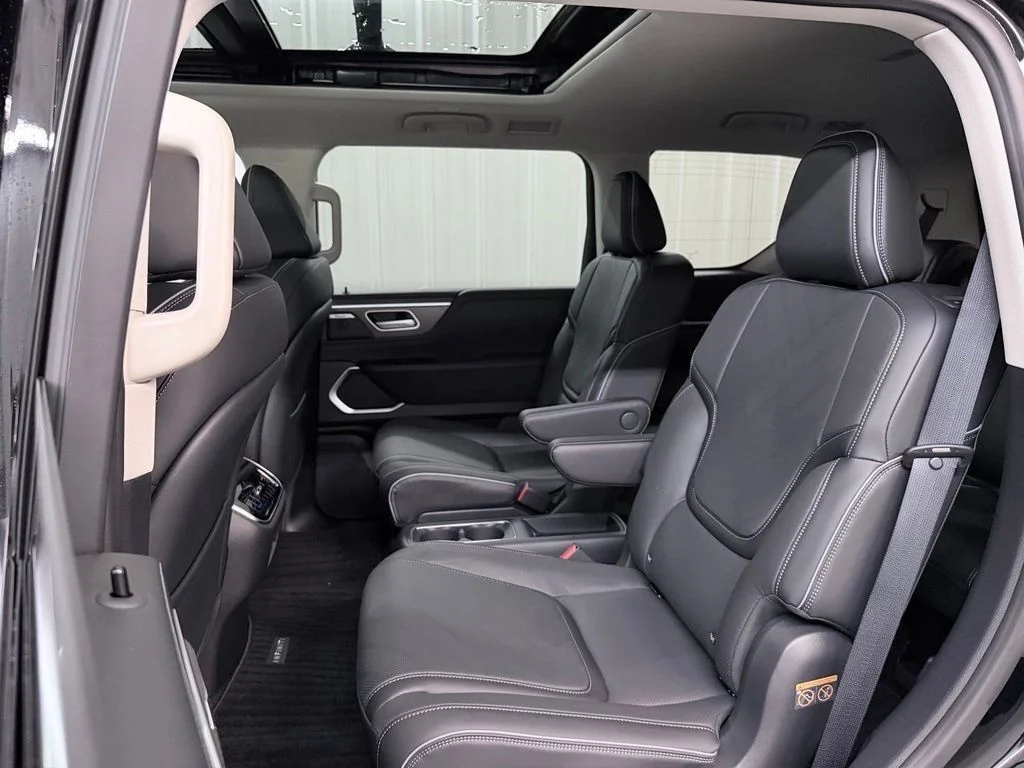 Used 2026 Black INFINITI LUXE image 33