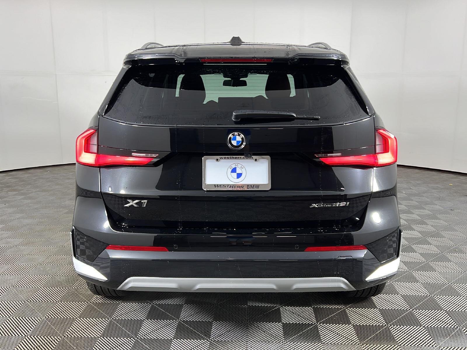 New 2027 Black Sapphire Metallic BMW xDrive28i image 3