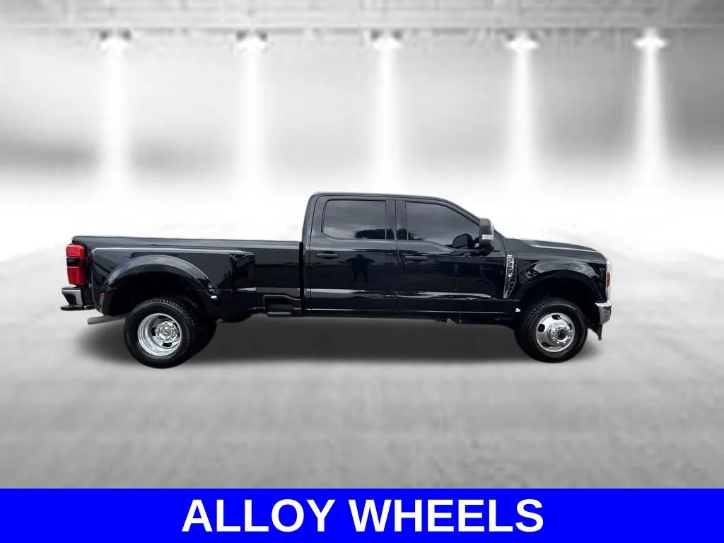 Certified Used 2024 Black Metallic Ford XLT image 3