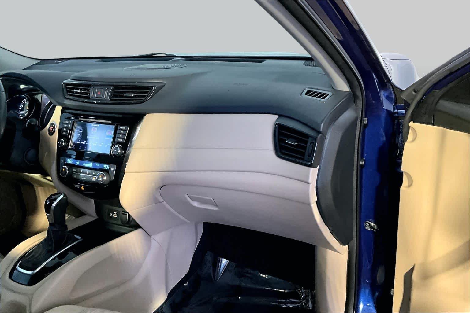 Used 2018 Caspian Blue Nissan SV image 19