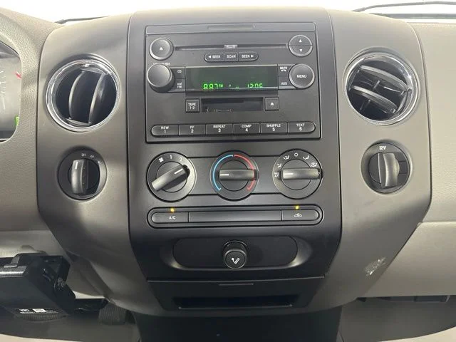 Used 2005 Black Ford XLT image 16