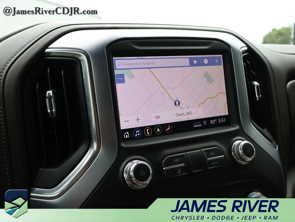 Used 2019 White GMC SLT image 34