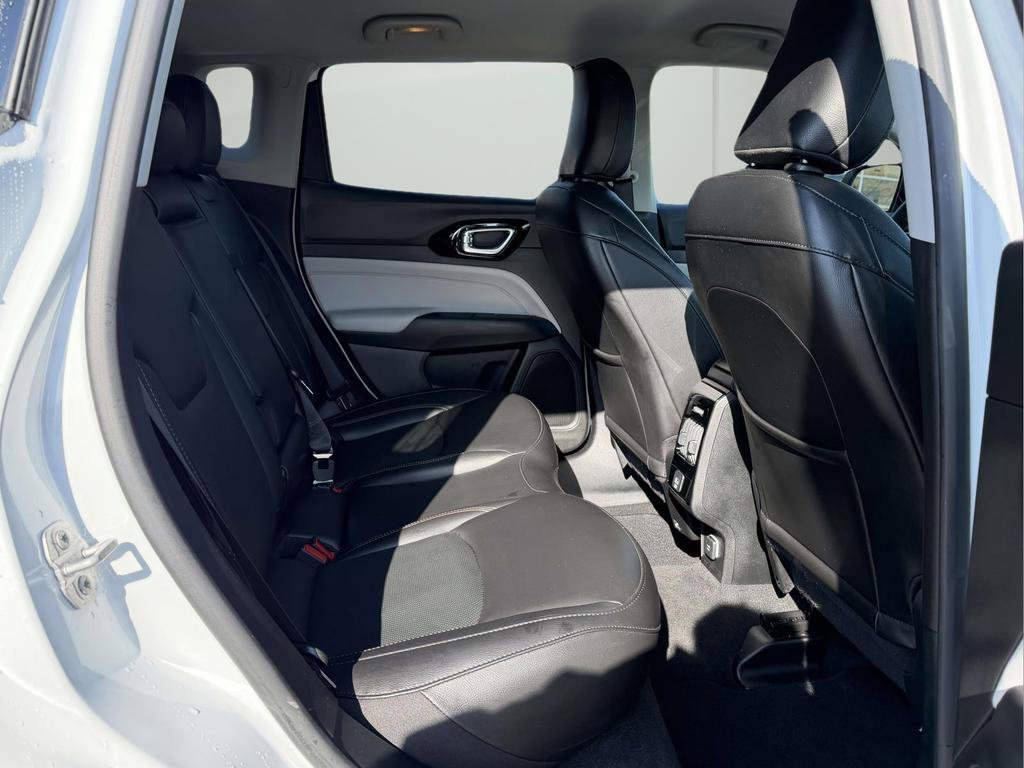 Used 2022 Bright White Clearcoat Jeep Limited image 12