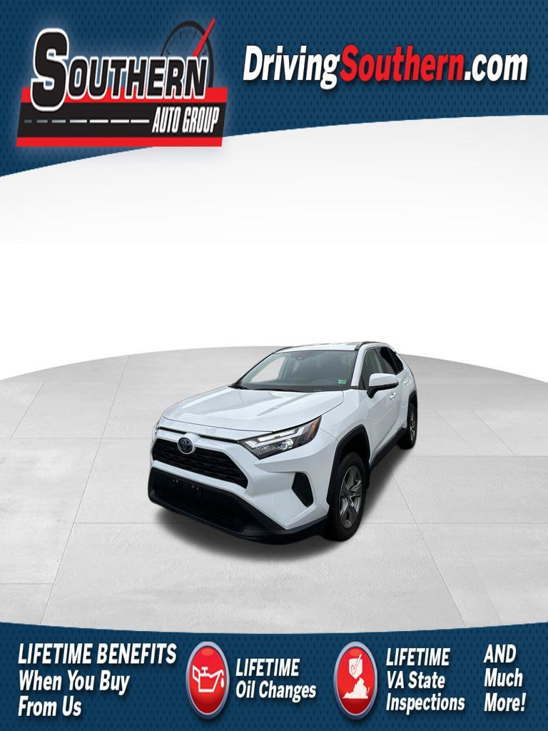 Used 2024 White Toyota XLE image 1
