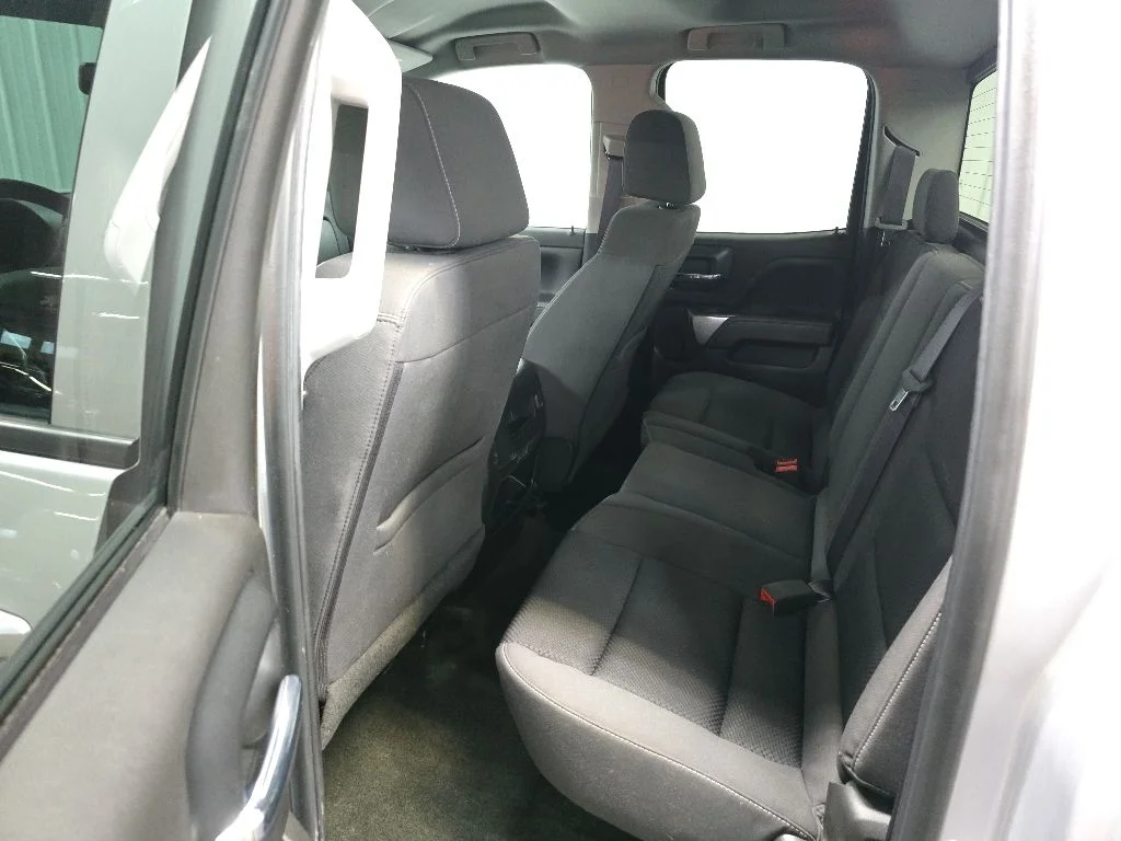 Used 2017 Silver Chevrolet LT image 33