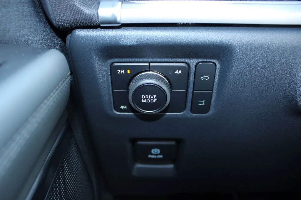 New 2027 Star White Metallic Tri-Coat Ford MAX Active image 42